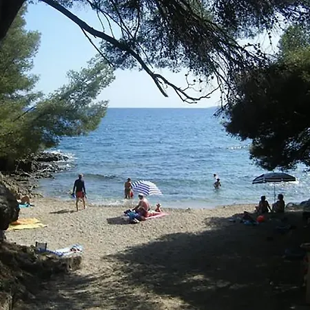 24m2 - Parking - Clim - Piscine - 50m Roquebrune-sur Argens