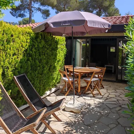 24m2 - Parking - Clim - Piscine - 50m Apartment Roquebrune-sur Argens