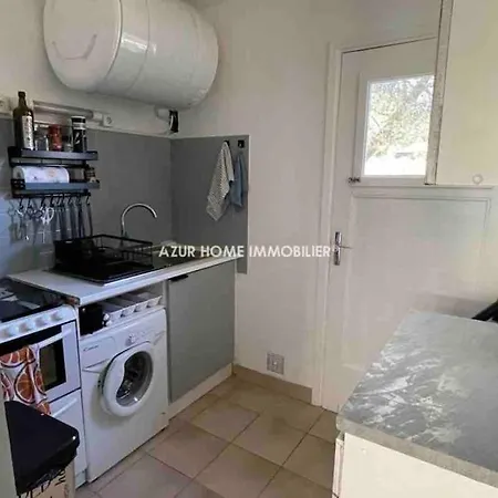 24m2 - Parking - Clim - Piscine - 50m Apartment *