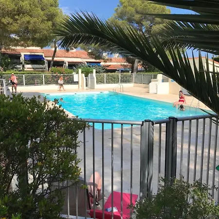 24m2 - Parking - Clim - Piscine - 50m Apartament *